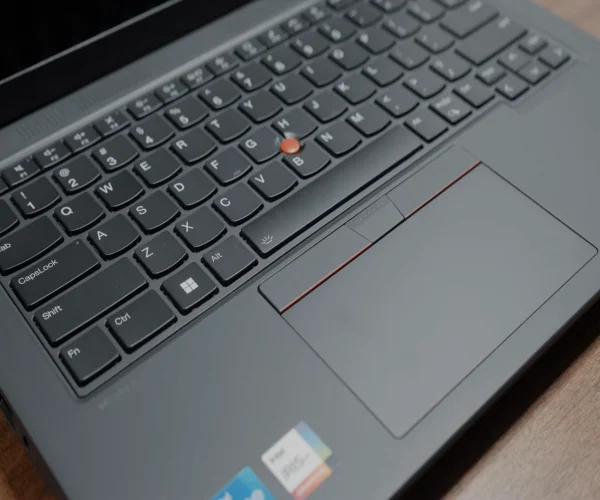 نمای کیبورد thinkpad 14-b lenovo